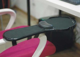 Ranne- ja kyynärvarretuet hiirimattolla käsinojaa varten