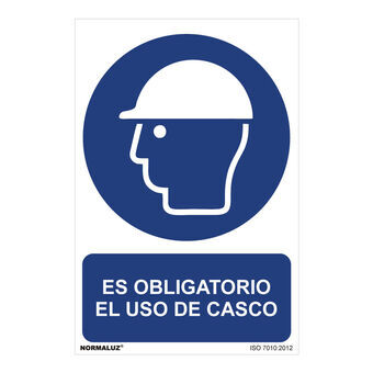 Kyltti Normaluz Es obligatorio el uso de casco PVC (30 x 40 cm)