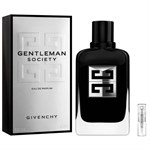 Osta vähintään 30 euroa saadaksesi tämän lahjan "Givenchy Gentleman Society - Eau de Parfum - Tuoksunäyte - 2 ml"