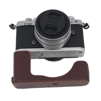 Aitoa nahkaa olevaa kameran pohjakoteloa suojaava puolirungon suojus akun aukolla Nikon Z FC :lle